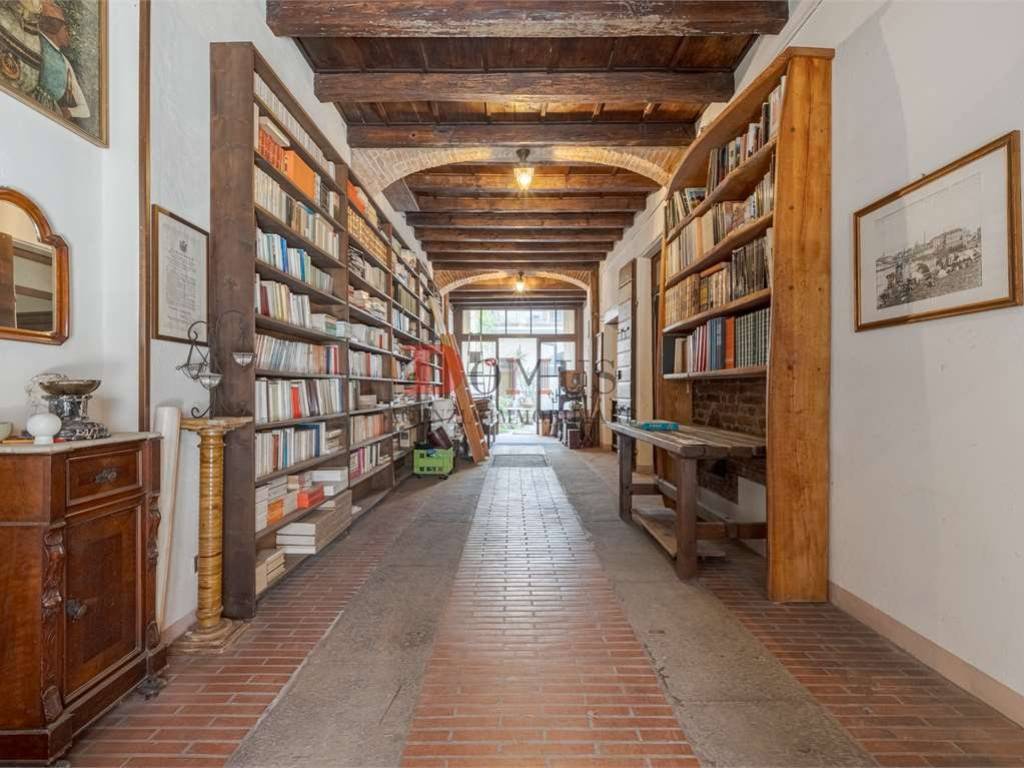 Palazzo / stabile a Mantova in Via Carducci, 47 - Foto 2