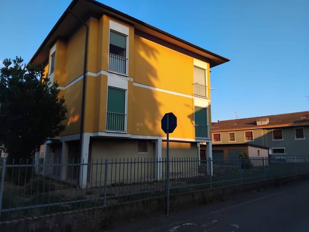 Appartamento a Casaletto lodigiano in Via Camillo Benso di Cavour, 9 - Foto 2