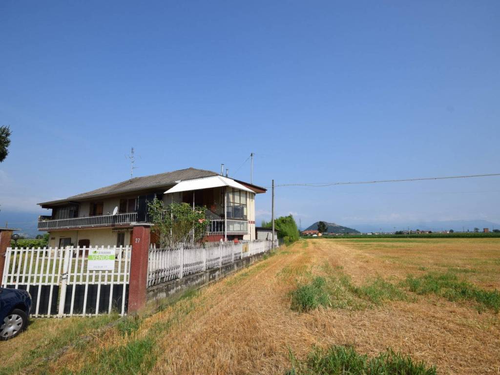 Rustico / casale a Barge in Via Giuseppe Bessone, 27 - Foto 2