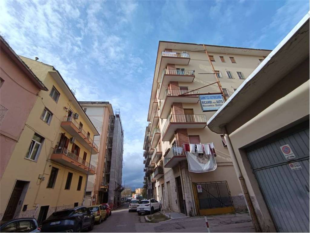 Appartamento a Benevento in Via Munazio Planco - Foto 3