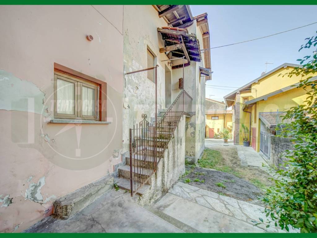 Appartamento a Sangiano in Via Monte Nero - Foto 2