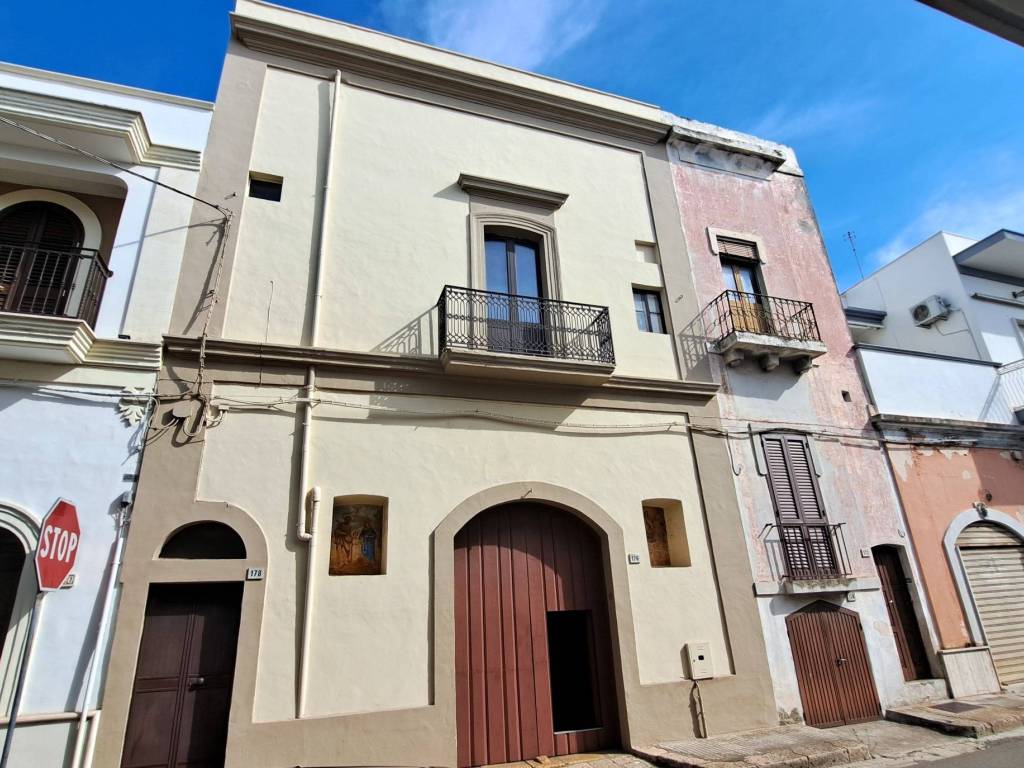 Palazzo / stabile a Sannicola in Via Regina Elena - Foto 2