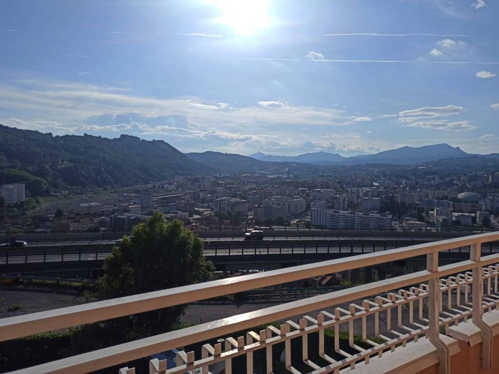 Appartamento a Como in Via Ennio Ferrari, 23 - Foto 2