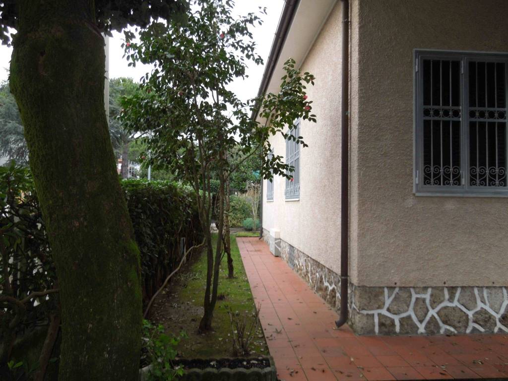 Villa a Pietrasanta in Via Risorgimento, 11 - Foto 2