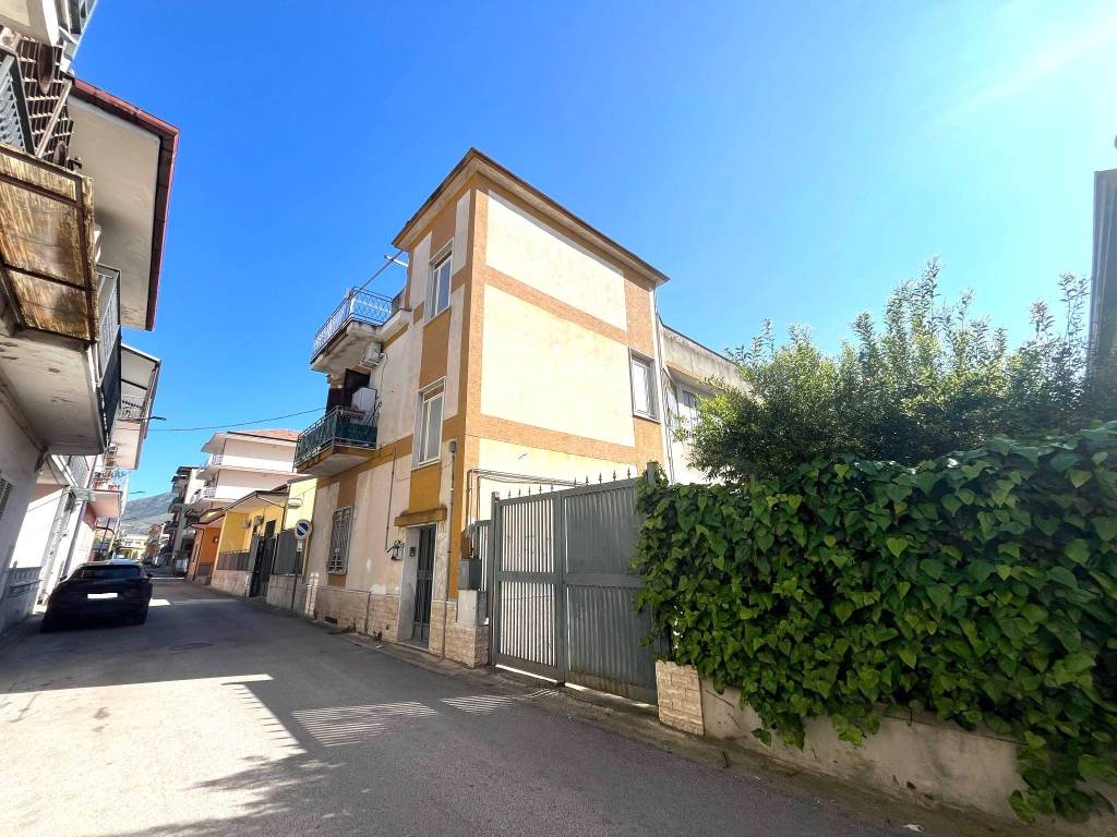 Appartamento a Curti in Via Volturno - Foto 3