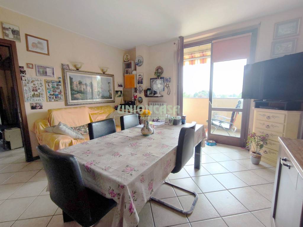 Appartamento a Tradate in Via Ippolito Pindemonte - Foto 3