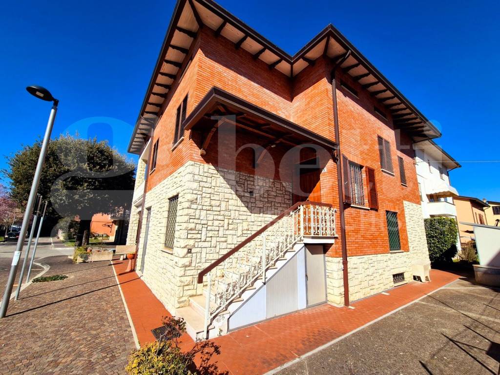 Casa indipendente a Bettona in PIAZZA DEL POPOLO , 3 - Foto 2