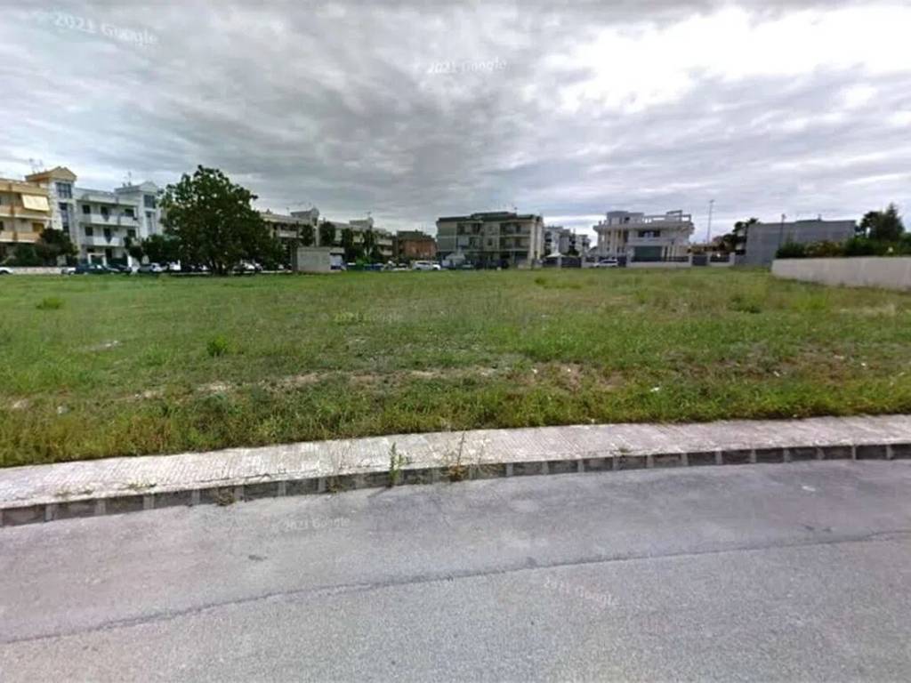 Terreno a Francavilla fontana in Viale A. Andriani S.N.C. - Foto 2