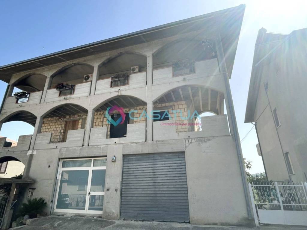 Casa indipendente a Atri in Via Santa Margherita, 24 - Foto 2