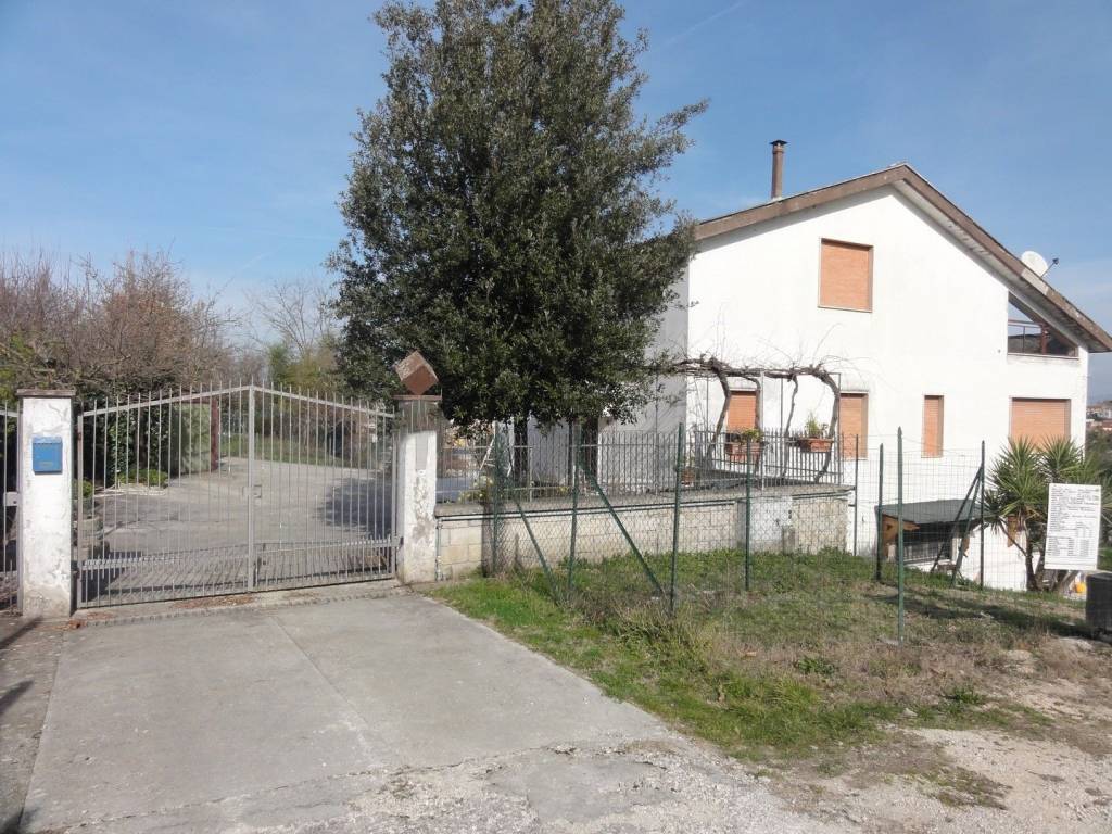 Villa a Ceccano in Via Madonna del Carmine - Foto 3