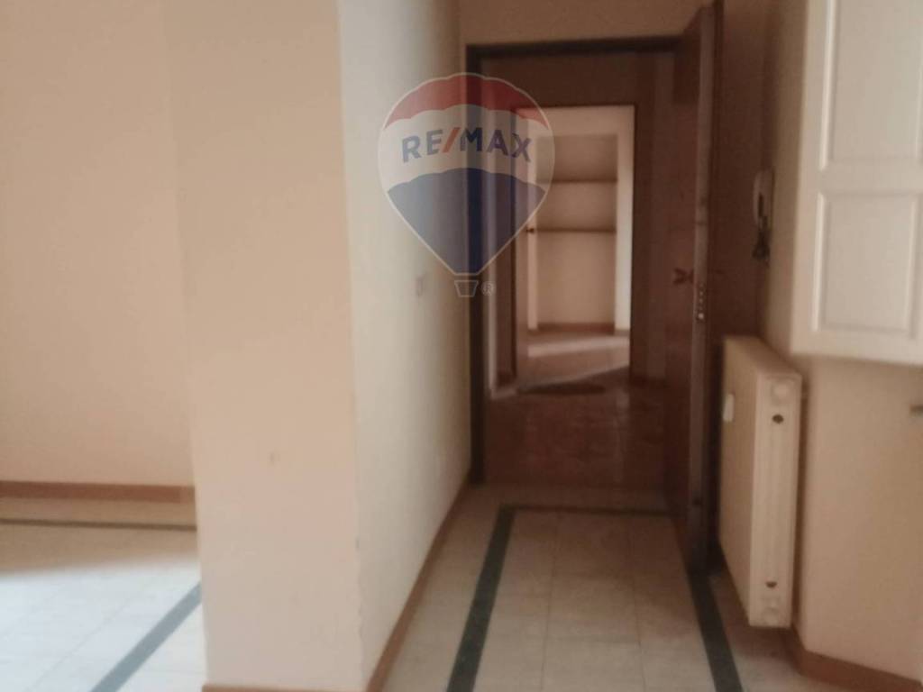 Appartamento a Montecatini-terme in piazza D'Azeglio, 5 - Foto 2