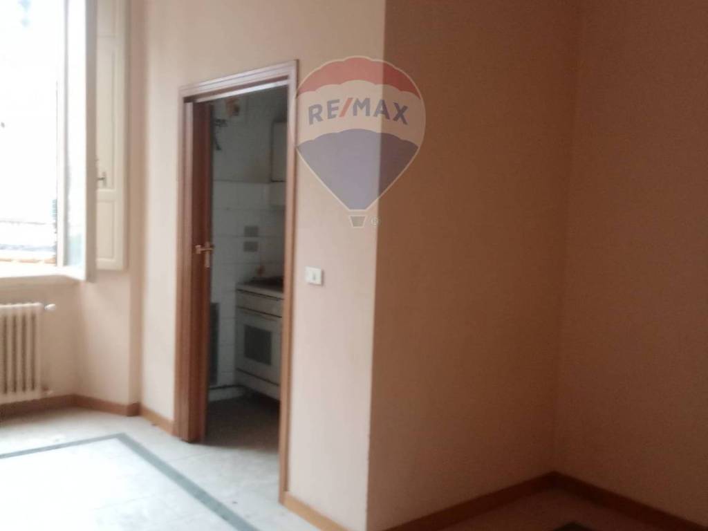 Appartamento a Montecatini-terme in piazza D'Azeglio, 5 - Foto 3