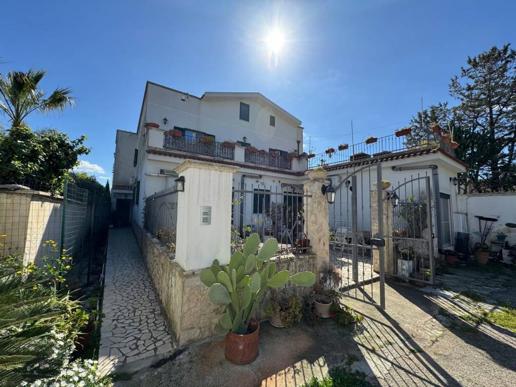 Villa a Taranto in Viale Jonio - Foto 3