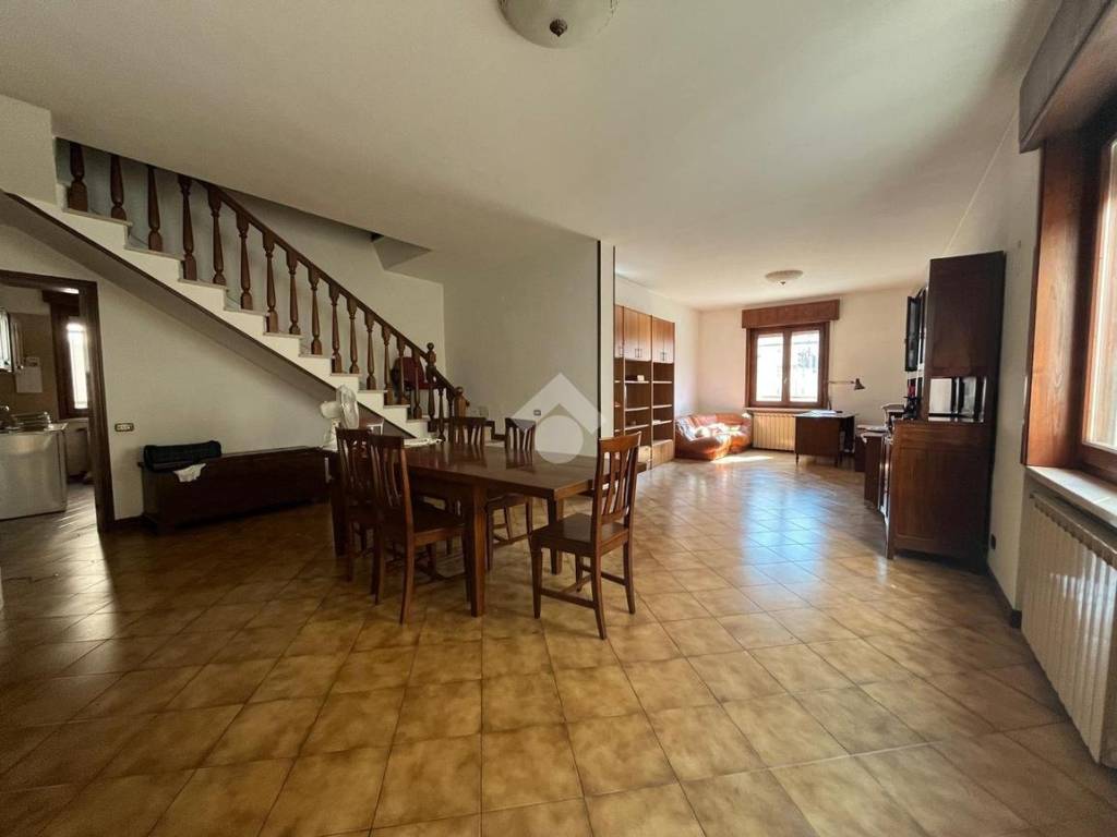Villa a Castelbelforte in Via Cavour - Foto 3