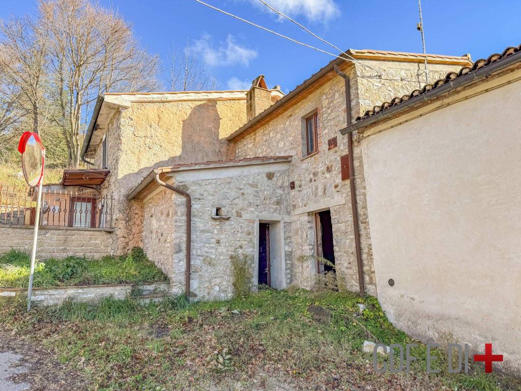 Casa indipendente a Castell'azzara in Via del Cornacchino - Foto 2
