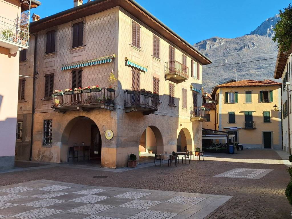 Immobile a Mandello del lario in Piazza 25 Aprile, 4 - Foto 3