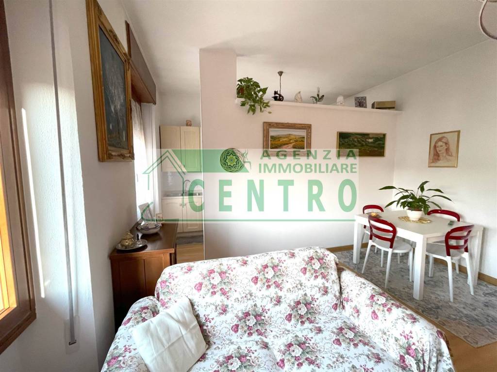 Appartamento a Poggibonsi in piazza Naghy, 58 - Foto 4