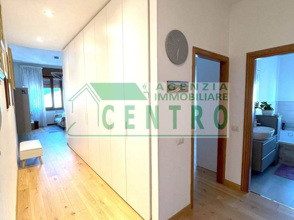 Appartamento a Poggibonsi in piazza Naghy, 58 - Foto 5