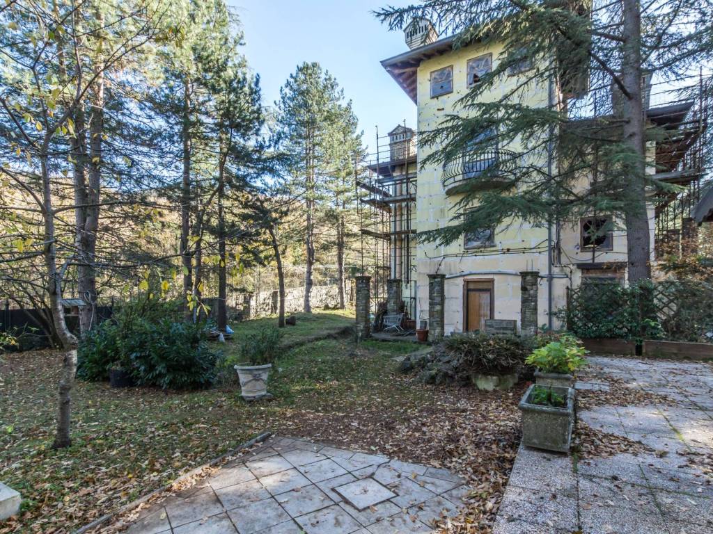 Villa a Borgo val di taro in Località Cappellezzi Frazione Gorro - Foto 2