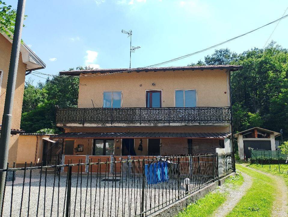 Villa a Besozzo in Via Stocchetti - Foto 2