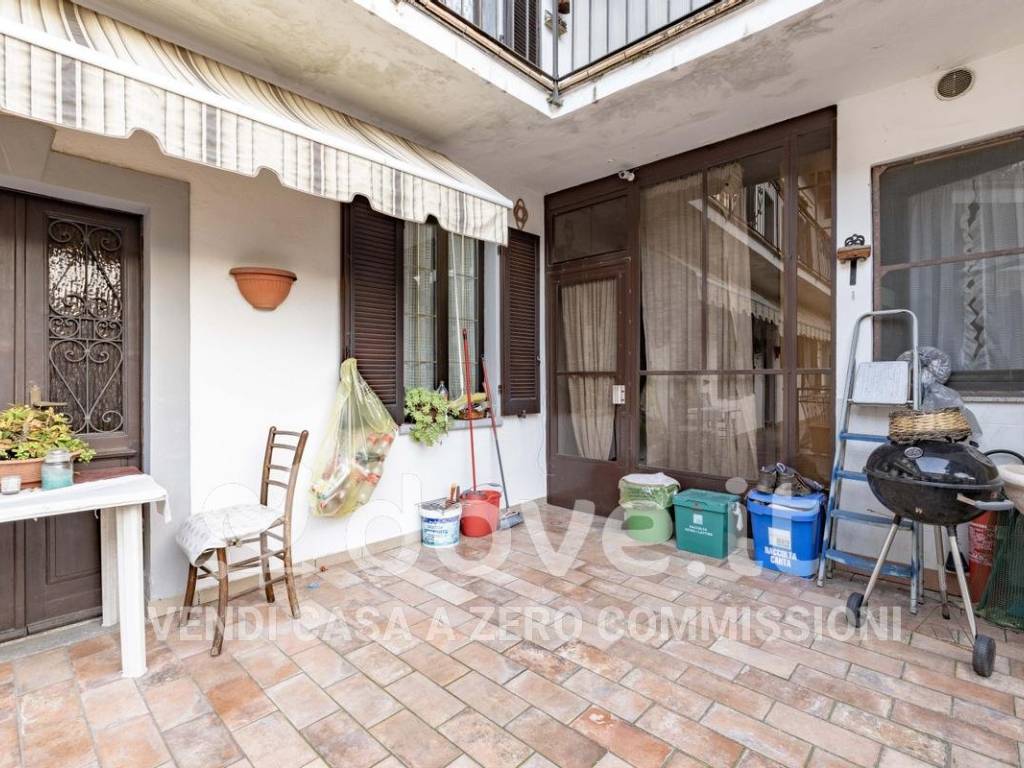 Appartamento a Cocquio-trevisago in Contrada Carnisio, 2 - Foto 1