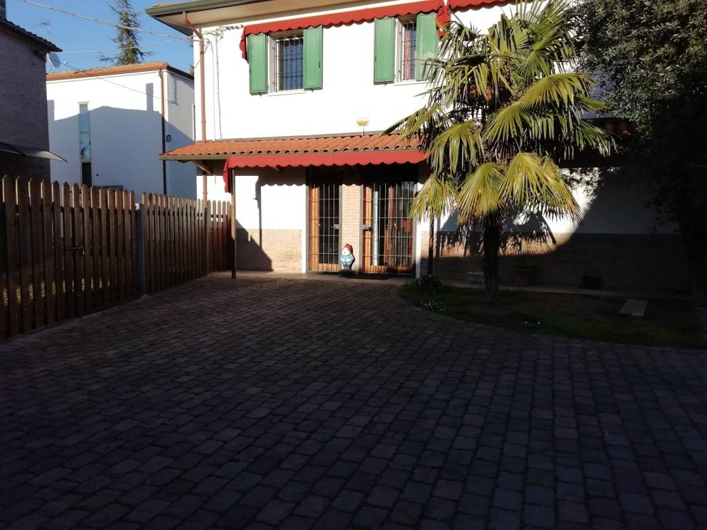 Casa indipendente a Ferrara in Via Bologna, 980 - Foto 5