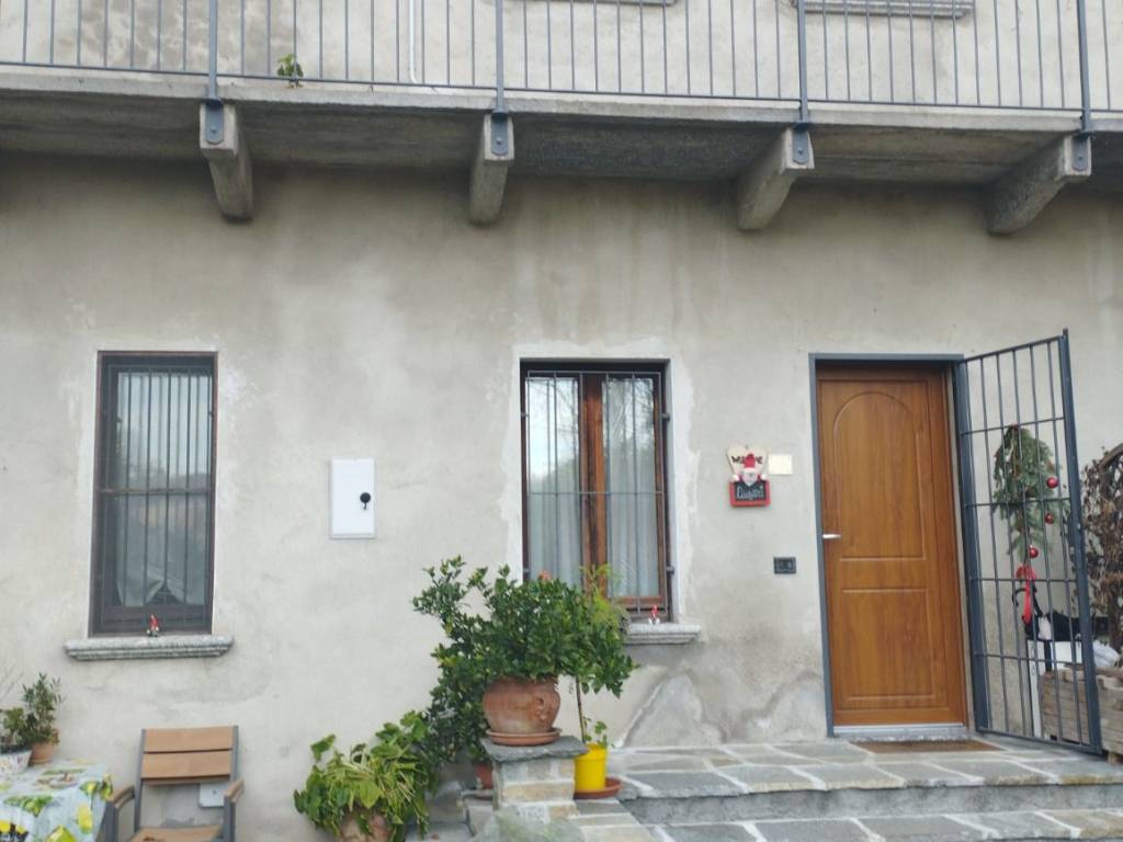 Appartamento a Buguggiate in Via Giuseppe Mazzini, 14 - Foto 5