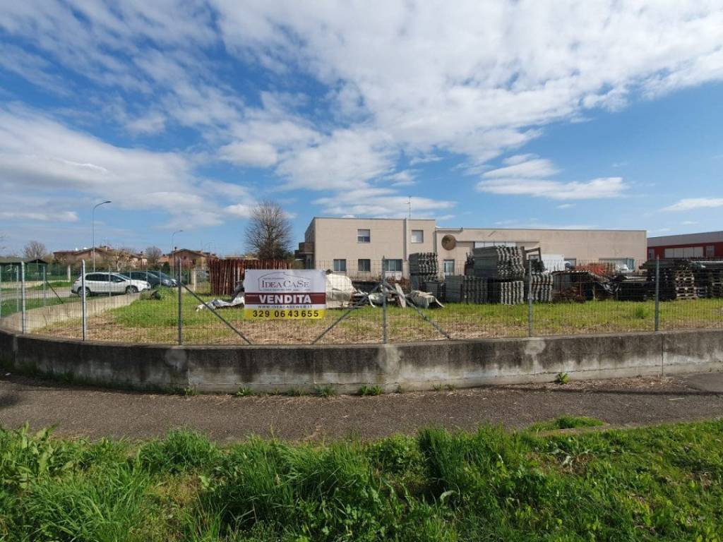 Terreno a Cavezzo in Via Aldo Moro - Foto 3