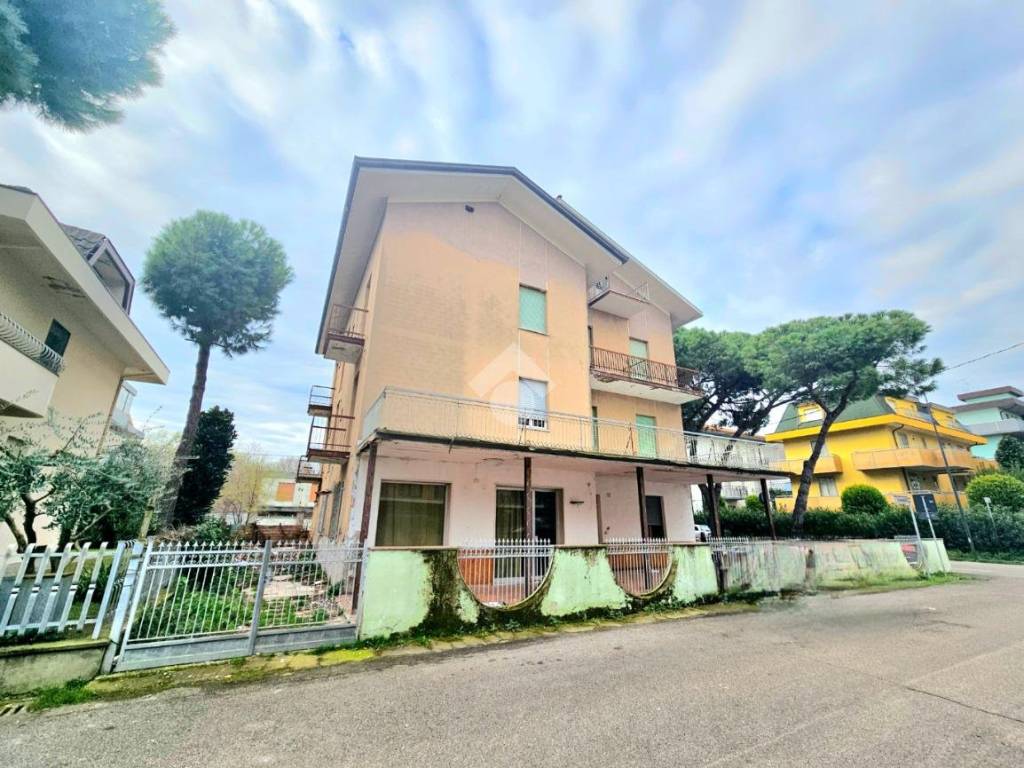 Immobile a Bellaria-igea marina in Via Ugo Foscolo, 2 - Foto 2