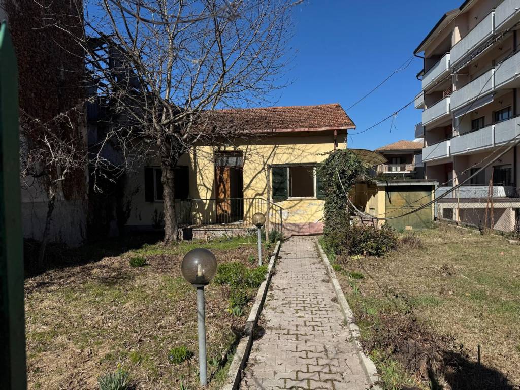 Casa indipendente a Avezzano in Via Madonna del Passo - Foto 2