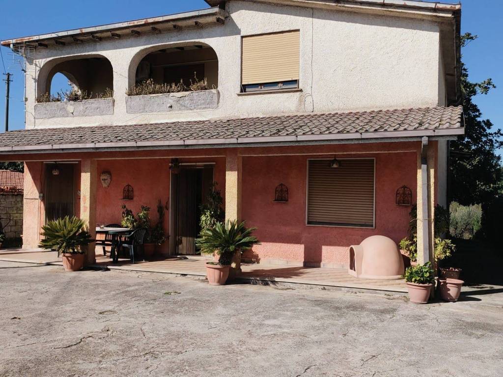Villa a Ceccano in Via San Francesco d'Assisi, 252 - Foto 2