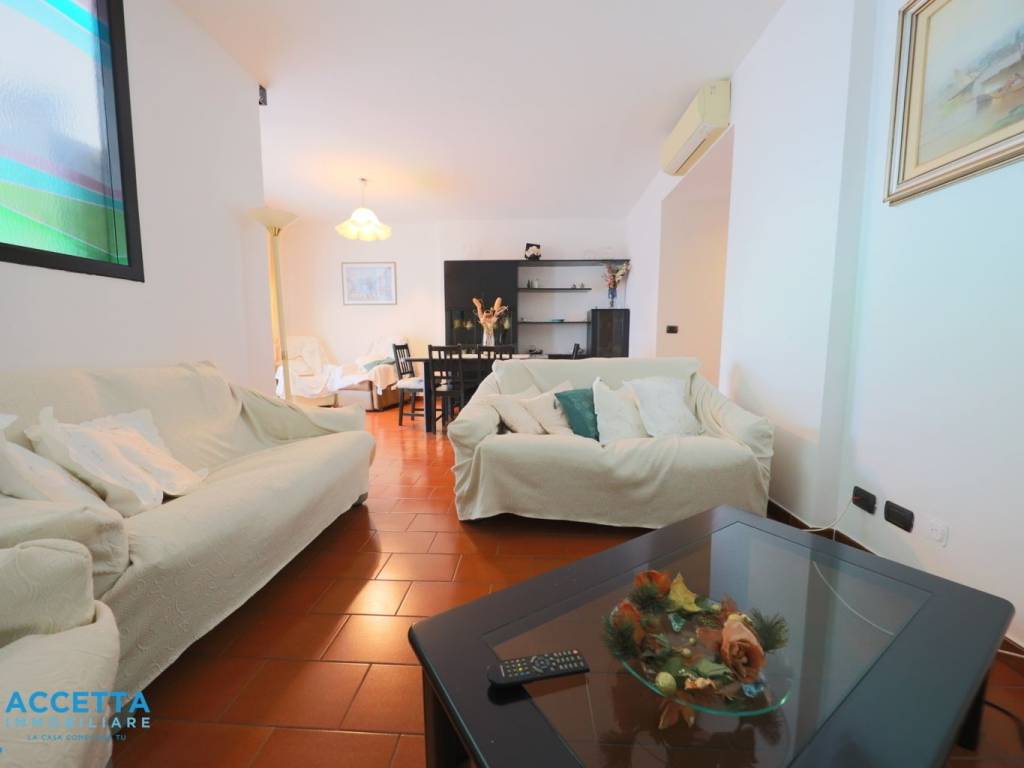 Appartamento a Taranto in Via Galileo Galilei - Foto 5