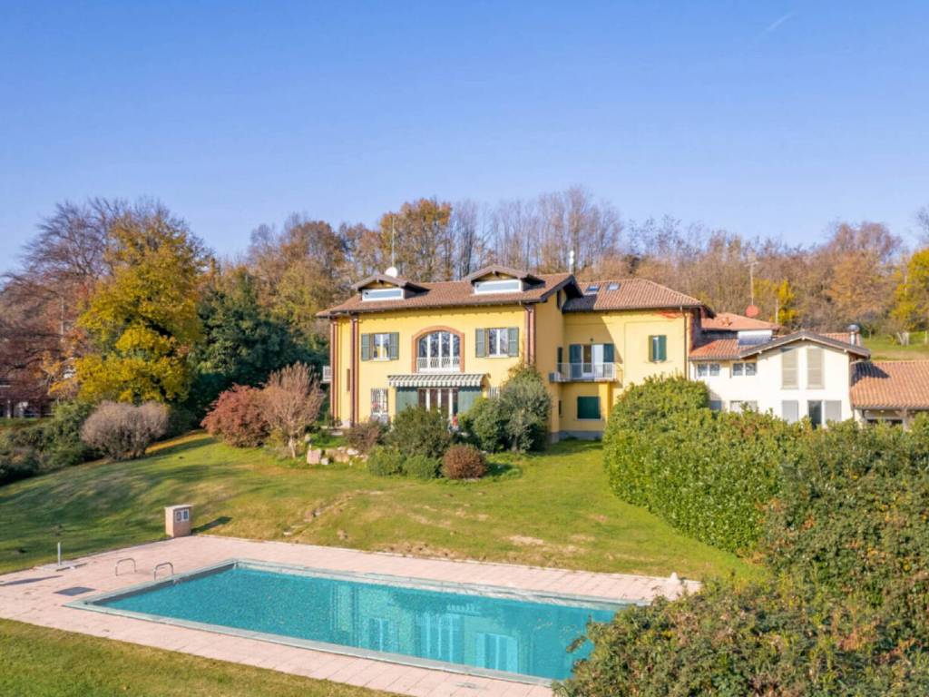 Villa a Varese in Via Pier Fortunato Calvi, 15 - Foto 3
