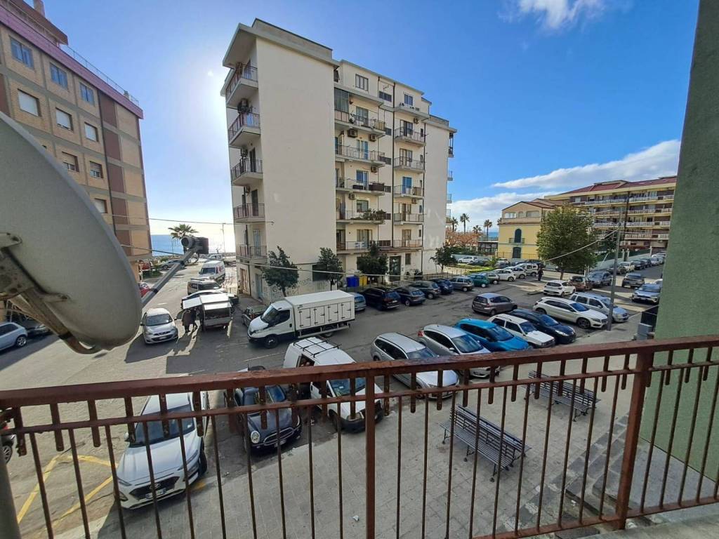 Appartamento a Catanzaro in Via Cristoforo Colombo - Foto 3