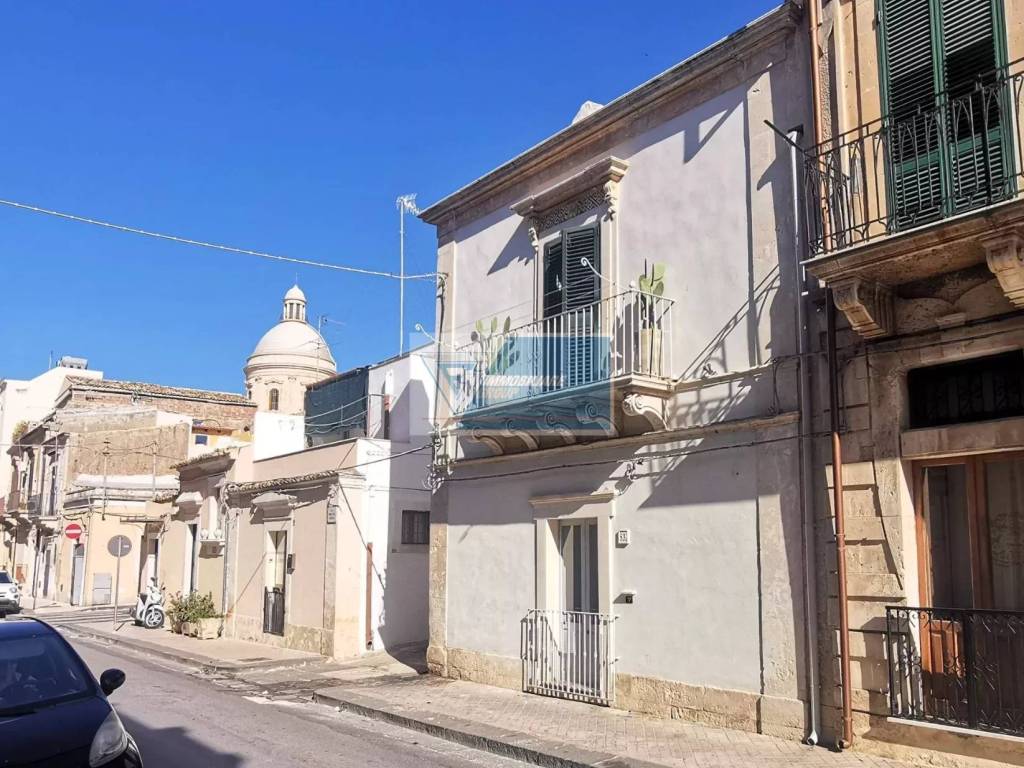 Palazzo / stabile a Noto in Via Cirillo - Foto 3