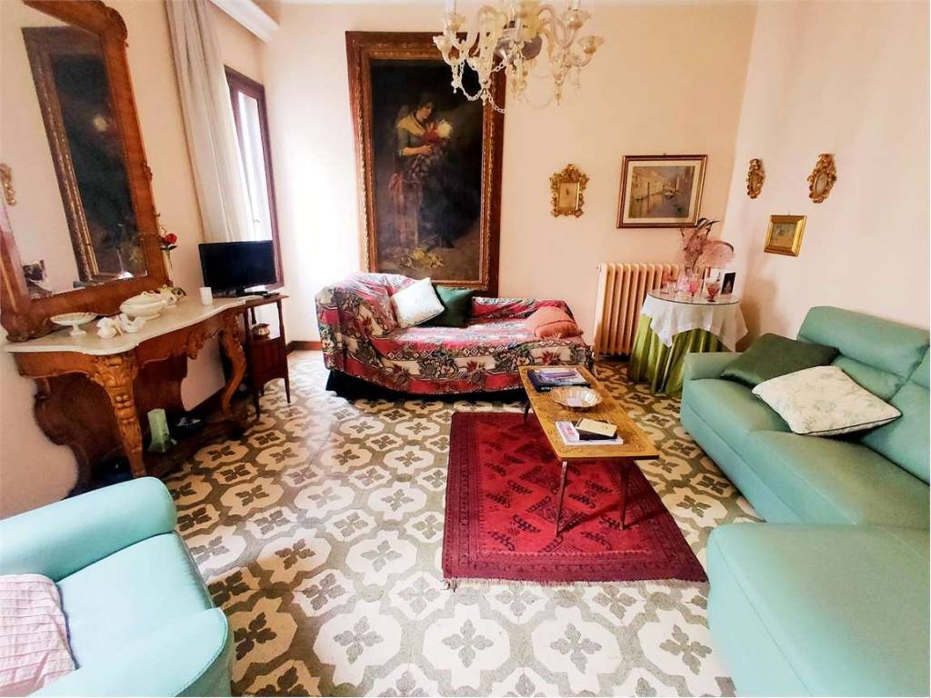 Appartamento a Venezia in Campo santo Stefano - Foto 4