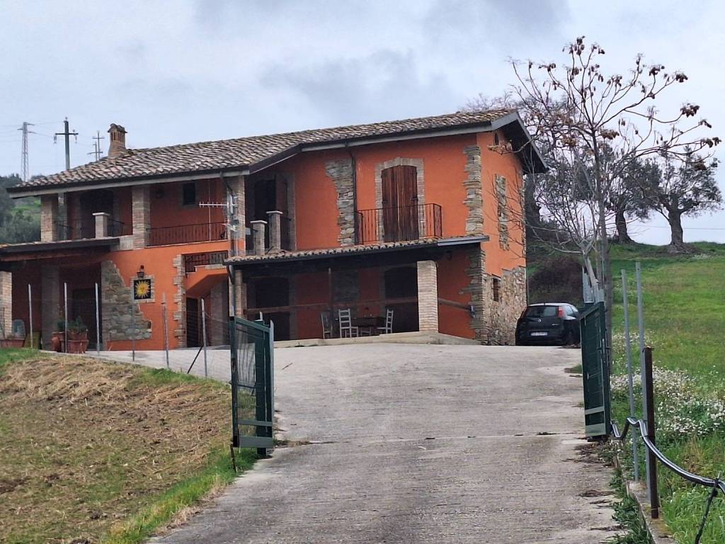 Villa a Castellalto in Strada Provinciale del Feudo - Foto 3