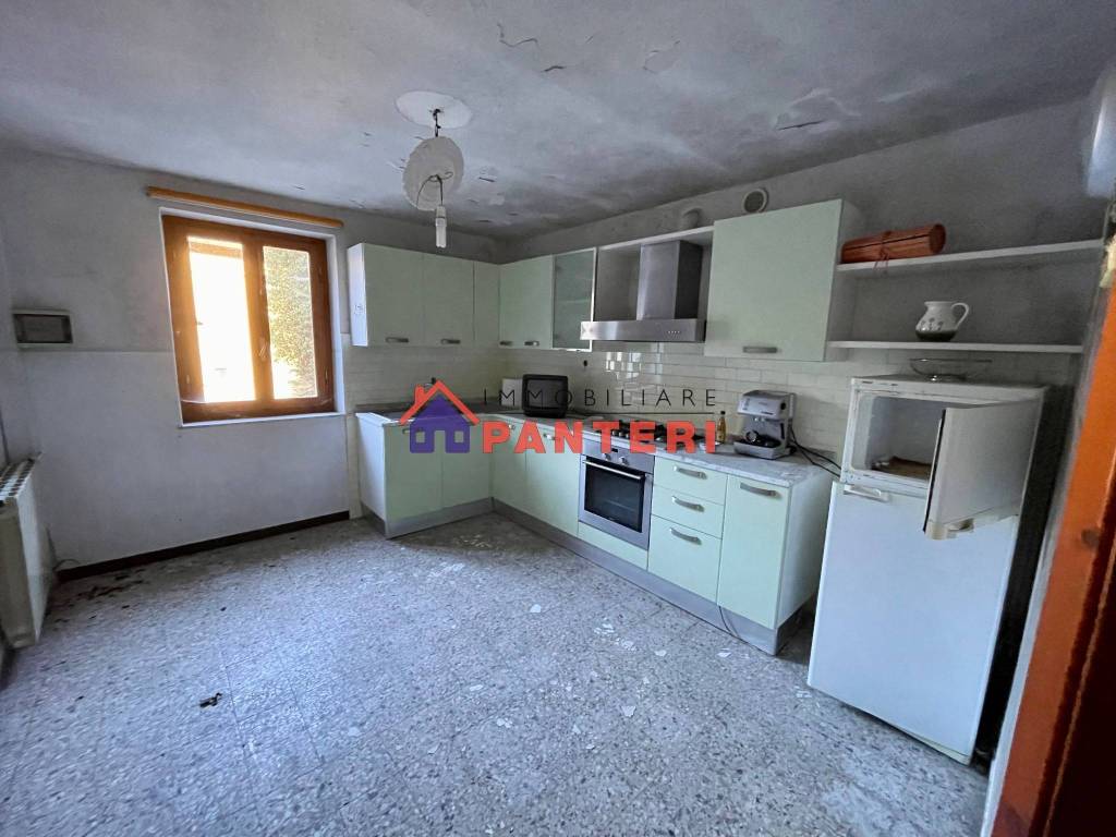 Casa indipendente a Pescia in Strada Provinciale Val di Forfora - Foto 5