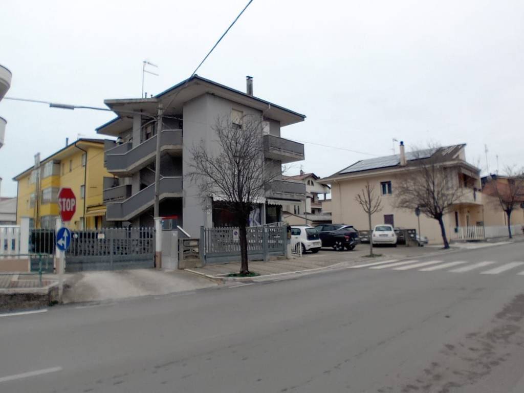 Palazzo / stabile a Giulianova in Via Annunziata, 6 - Foto 3